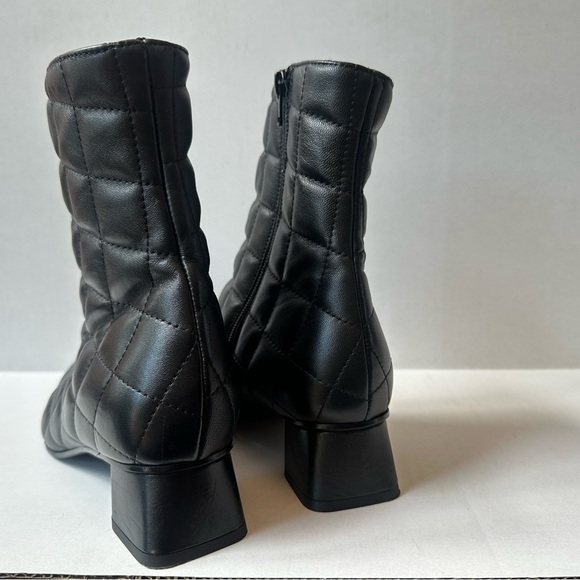 Napoleoni Quilted Black Ankle Boots With Pointy Square Toe Size 40 Like New! - Picture 2 of 8